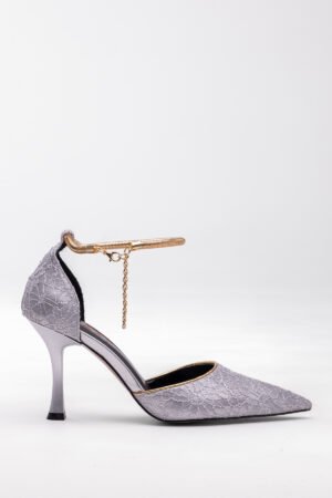 GÖZ ALICI TAŞLI TOPUKLU AYAKKABI